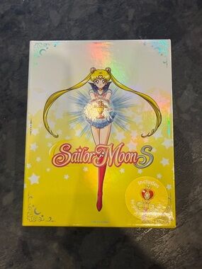 Sailor Moon S Collector Blu ray  - Yellow & White Holographic Design